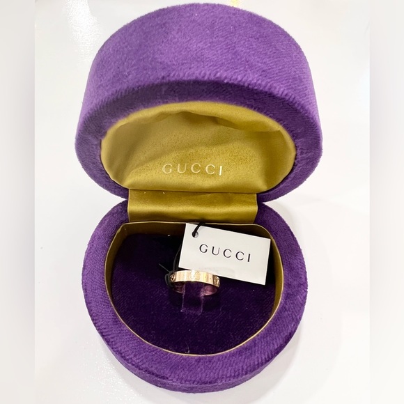 GUCCI Icon 18K Yellow Gold Thin Band Ring - Picture 2 of 11